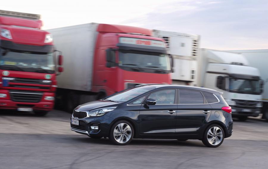 Kia Carens EcoDynamics 2016 года  (WW) (фото 18 из 27)
